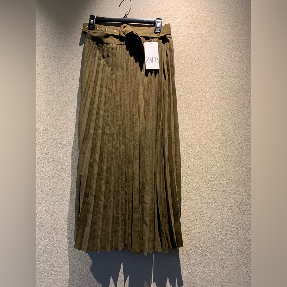 Zara Pleated Midi Skirt - Picture 8 of 9